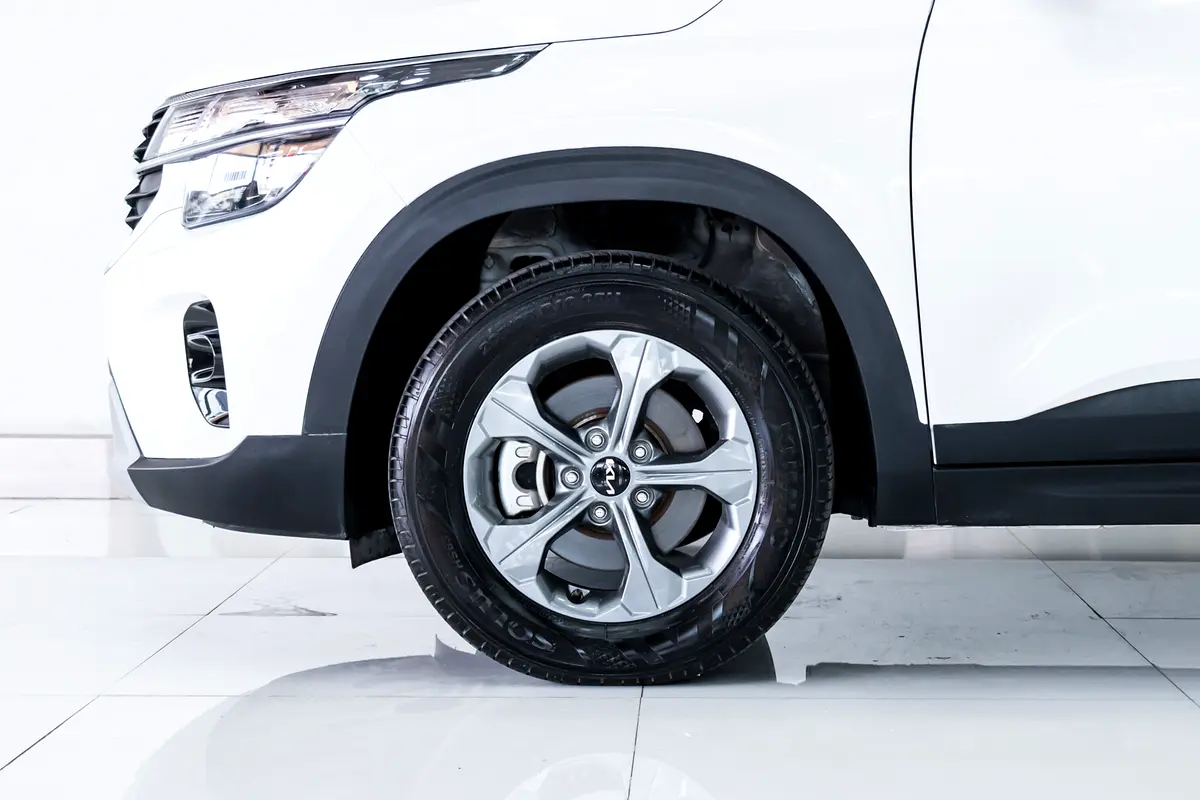 Kia Seltos LX view 2