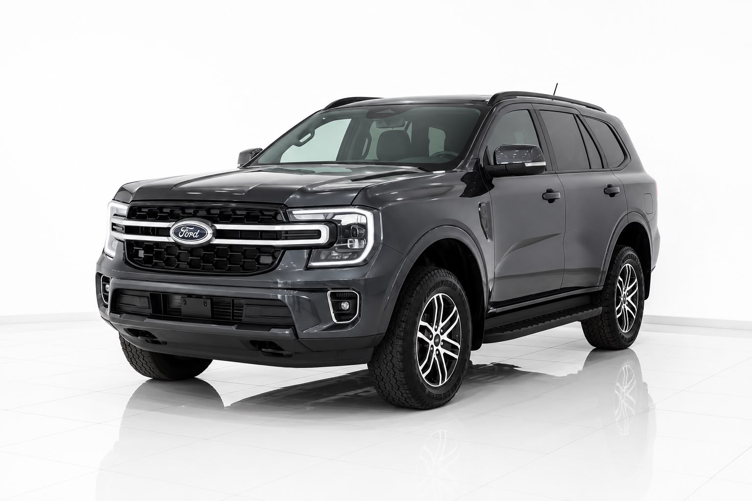 Ford Everest XLS view 1