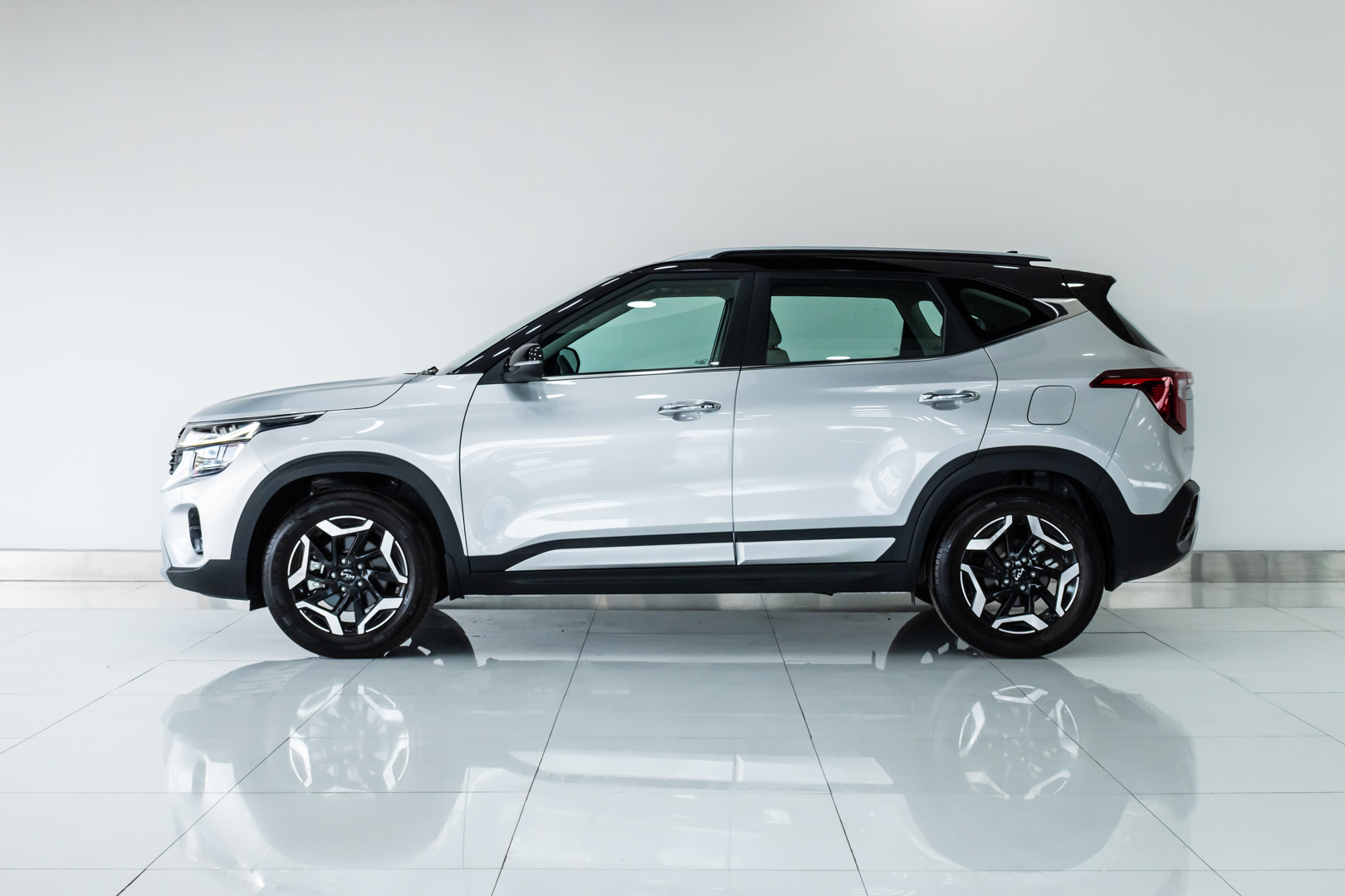 KIA SELTOS EX view 7