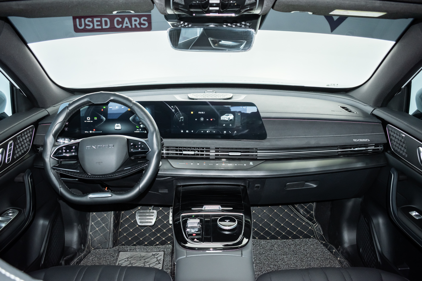 EXEED LX LUXURY view 9