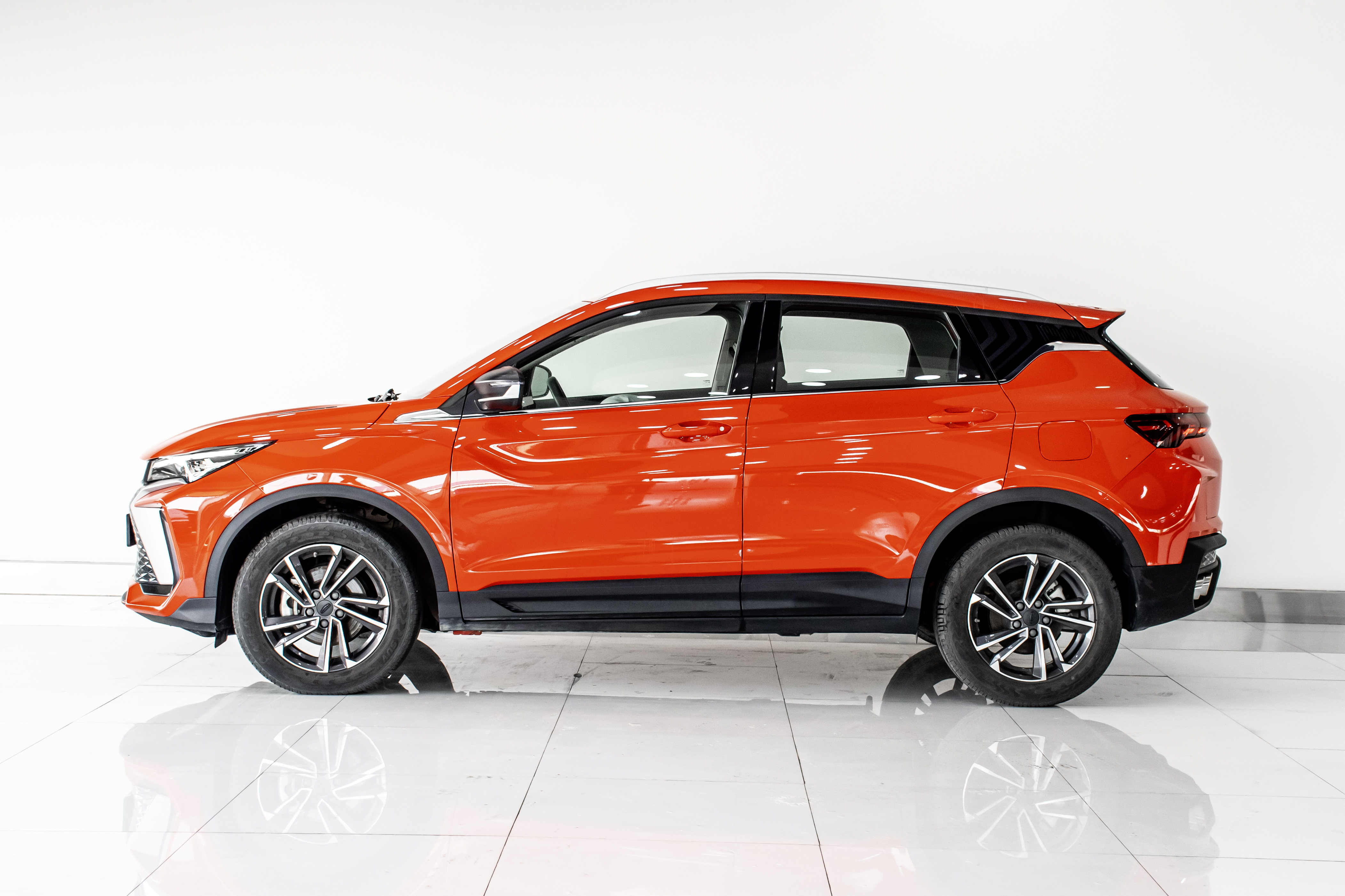 GEELY COOLRAY view 4