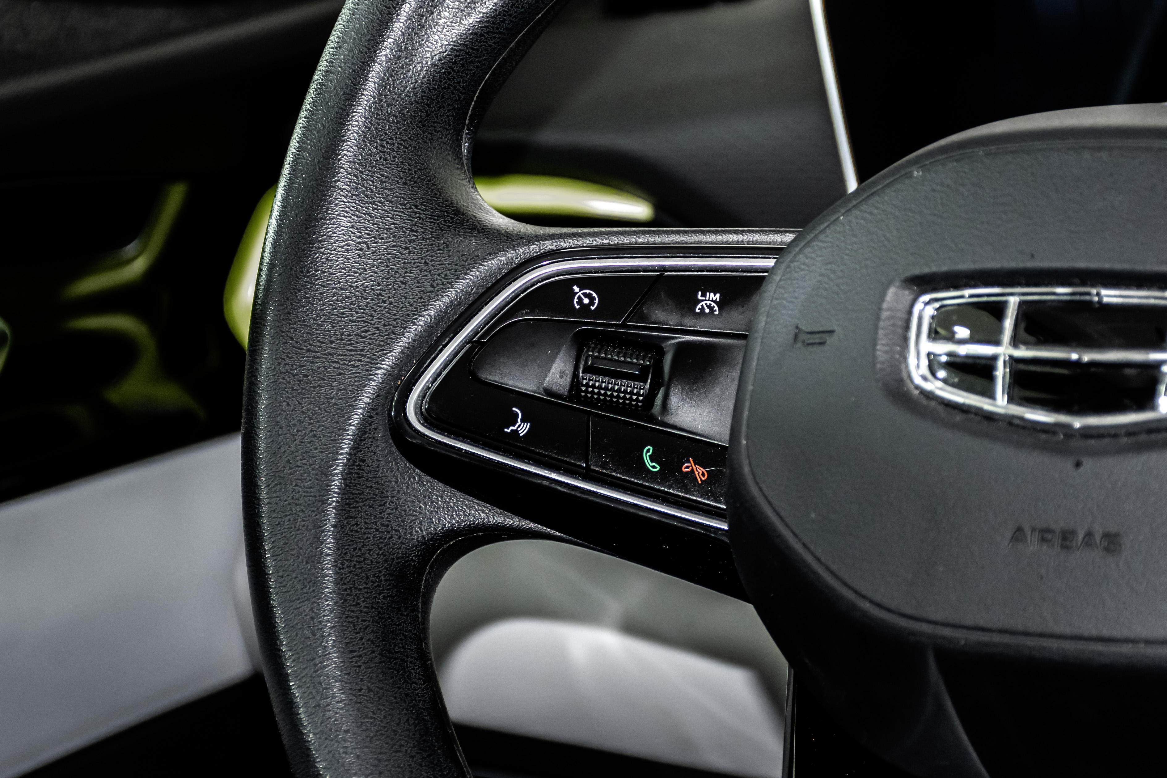 GEELY COOLRAY view 10