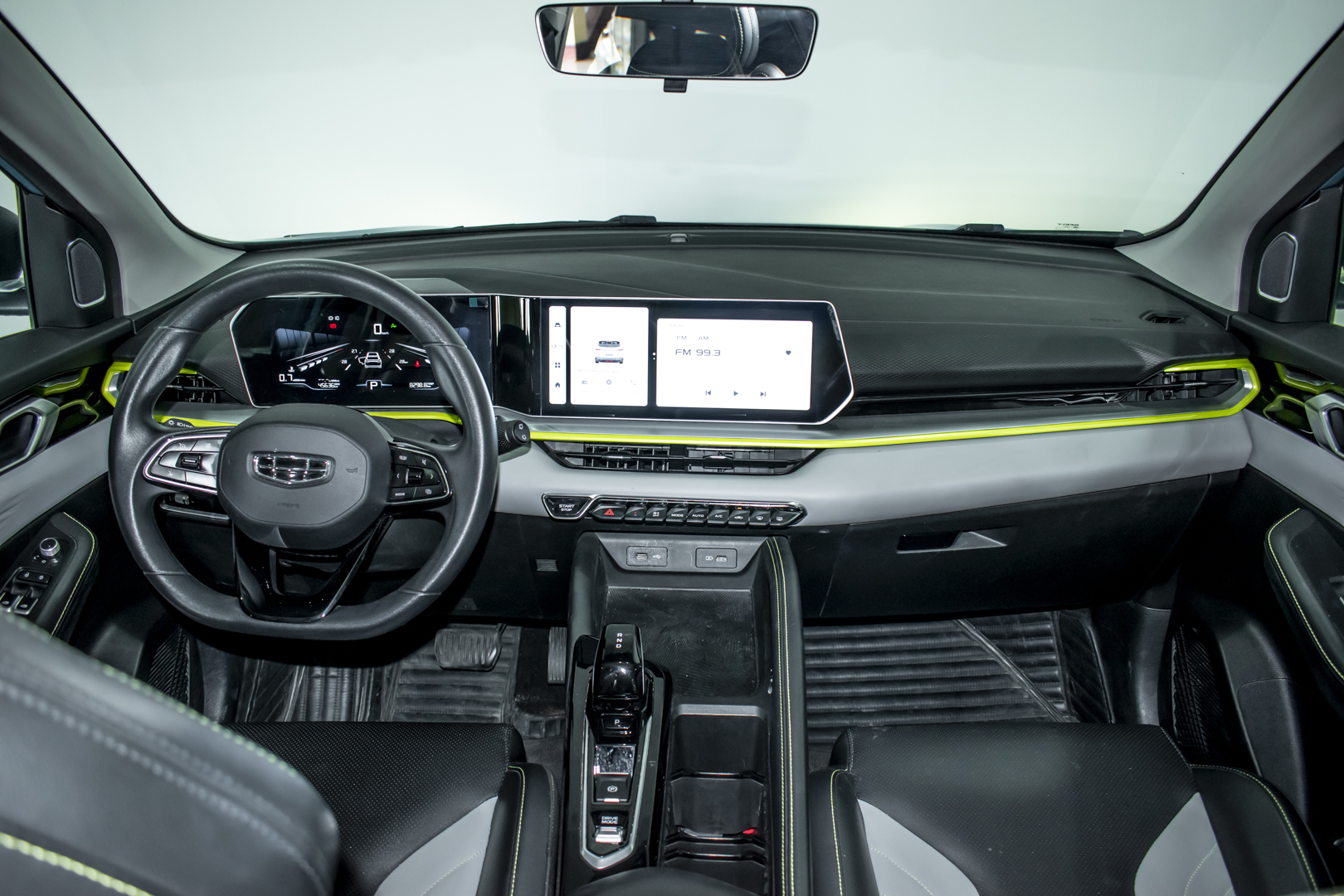 GEELY COOLRAY view 4