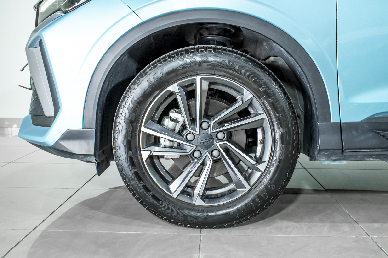 GEELY COOLRAY view 12