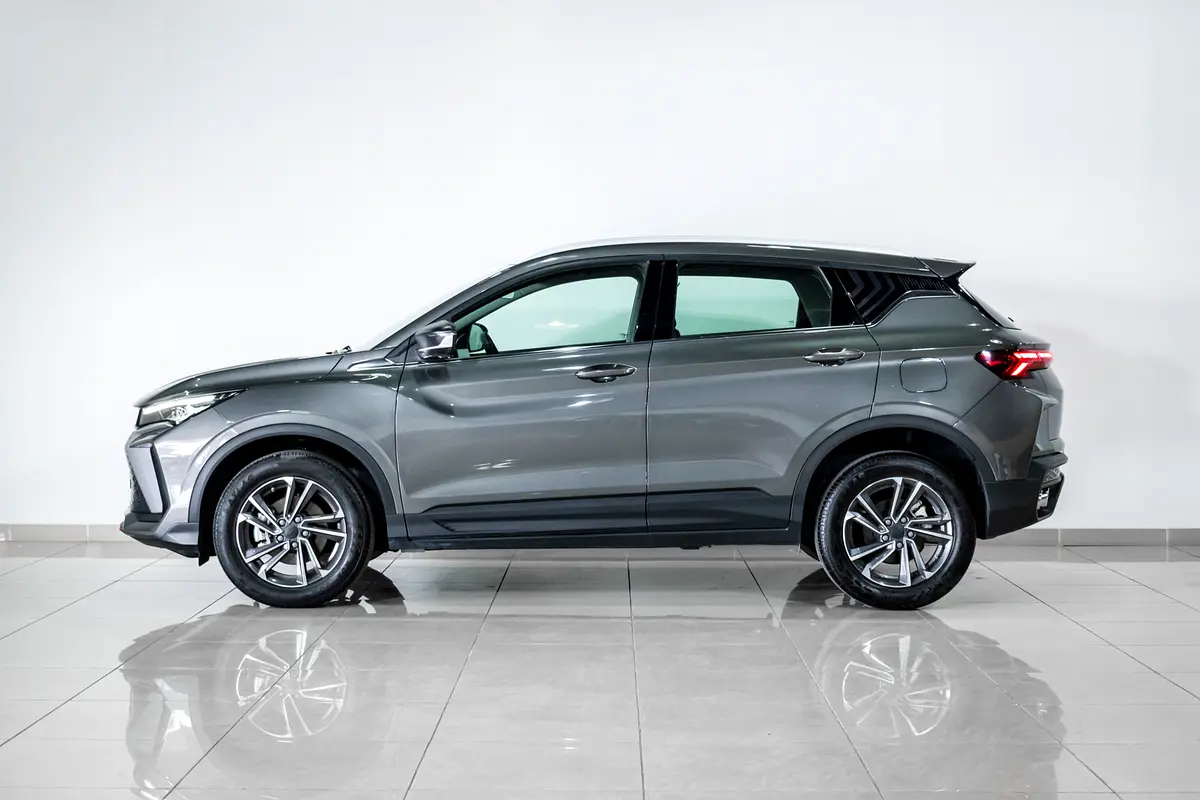 Geely Coolray 1.5 GL Side cover