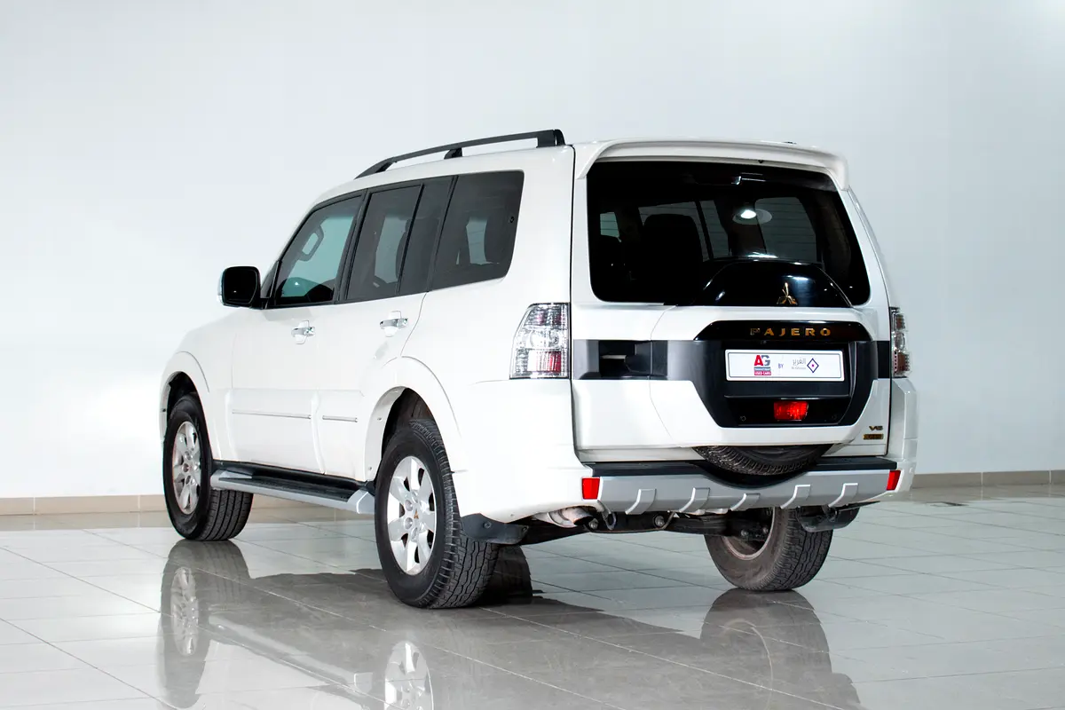 Mitsubishi Pajero GLS view 6