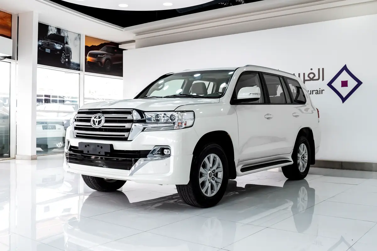 Toyota Land Cruiser view 8
