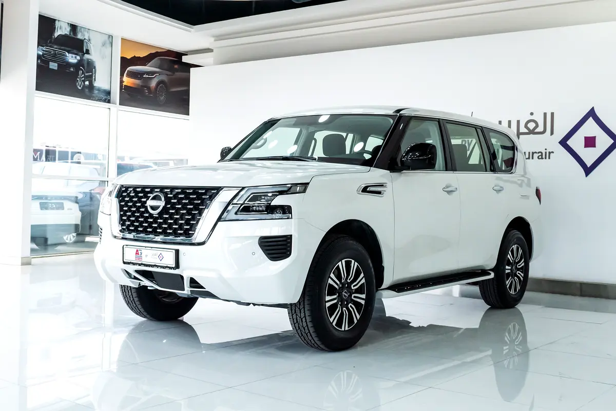 Nissan Patrol view 3