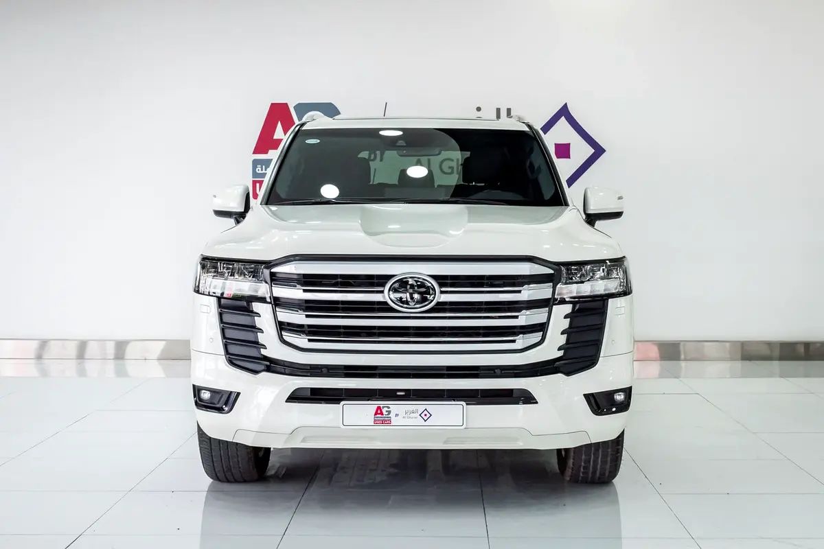 Toyota Land Cruiser GXR view 2