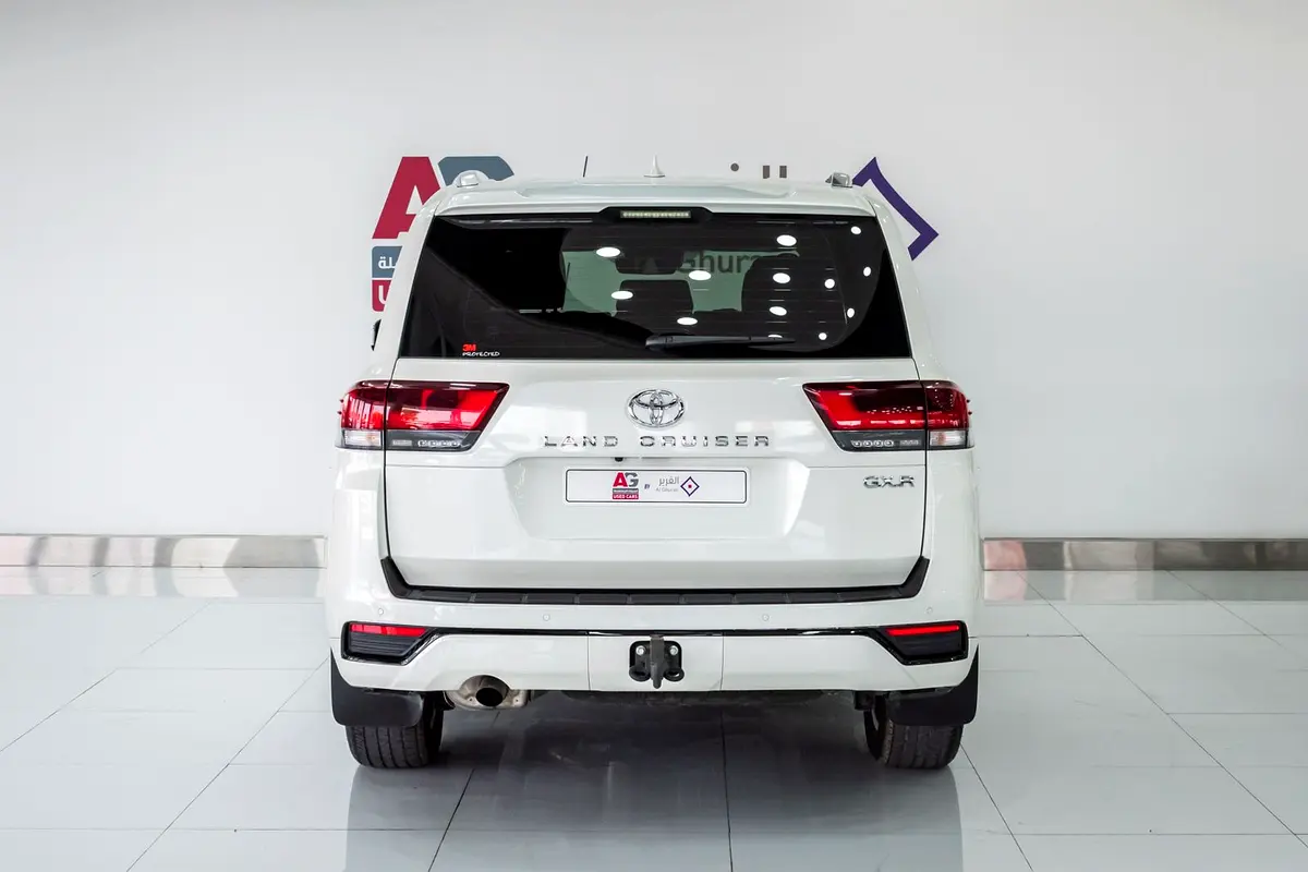 Toyota Land Cruiser GXR view 7