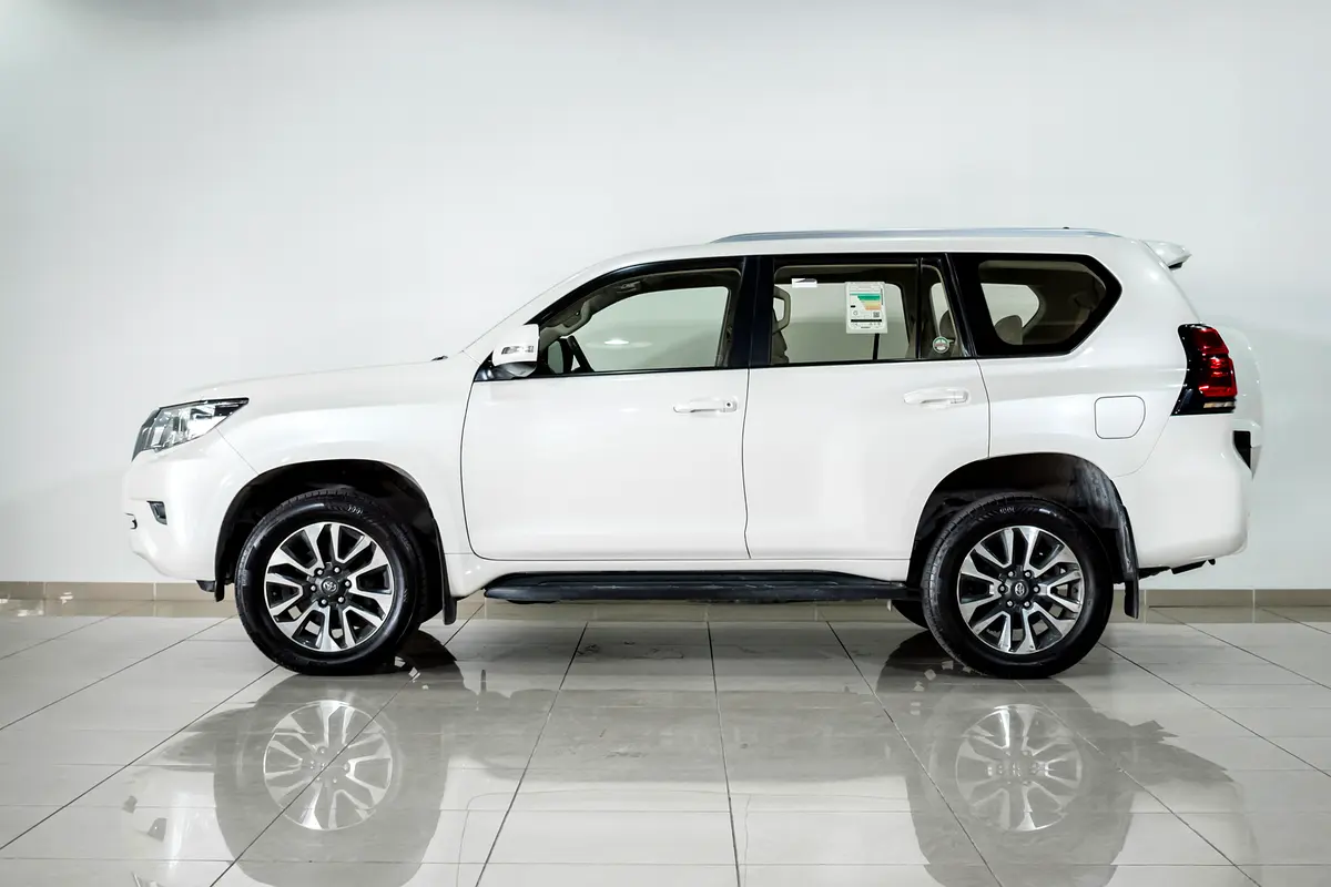 Toyota Prado GXR view 4