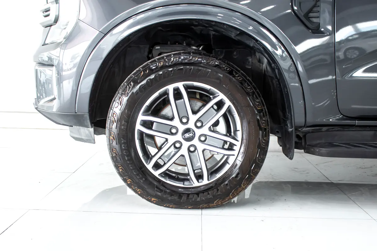 Ford Everest XLS view 7