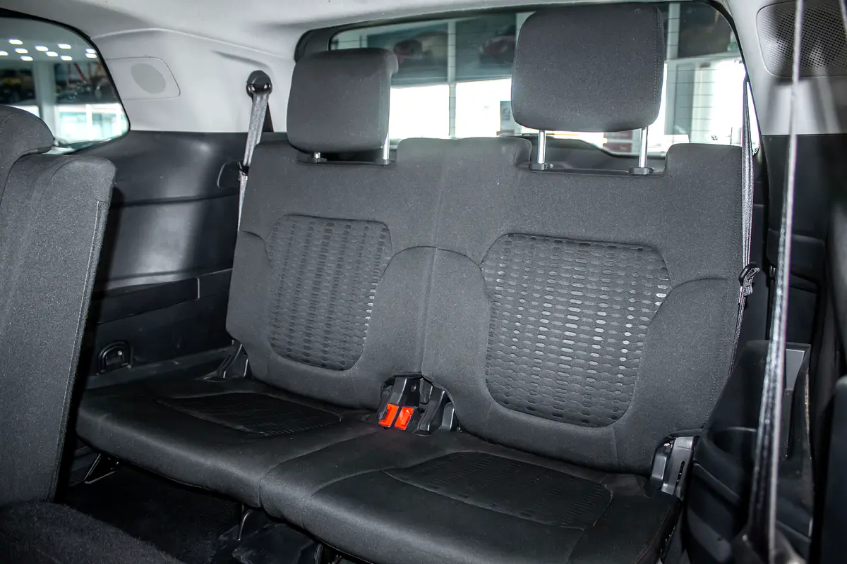 Ford Everest XLS Interior Back cover