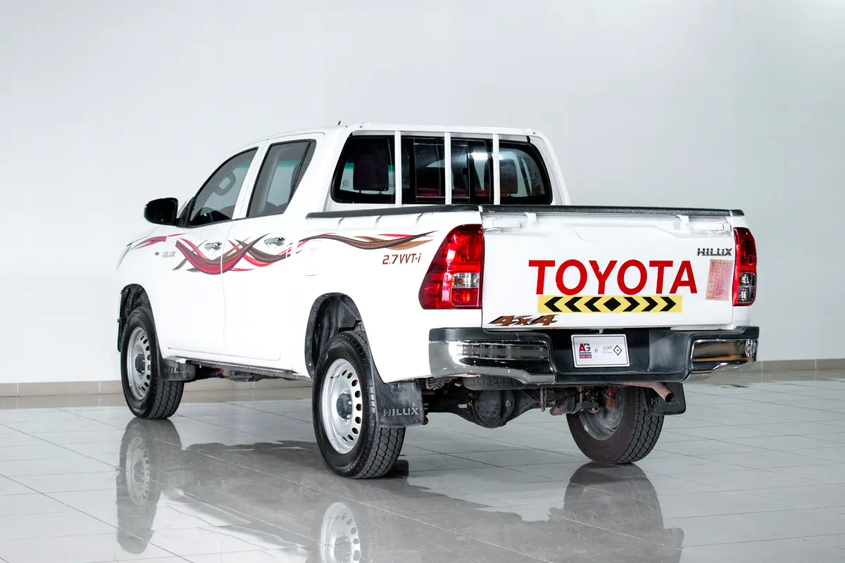 Toyota Hilux Double Cab GL view 5