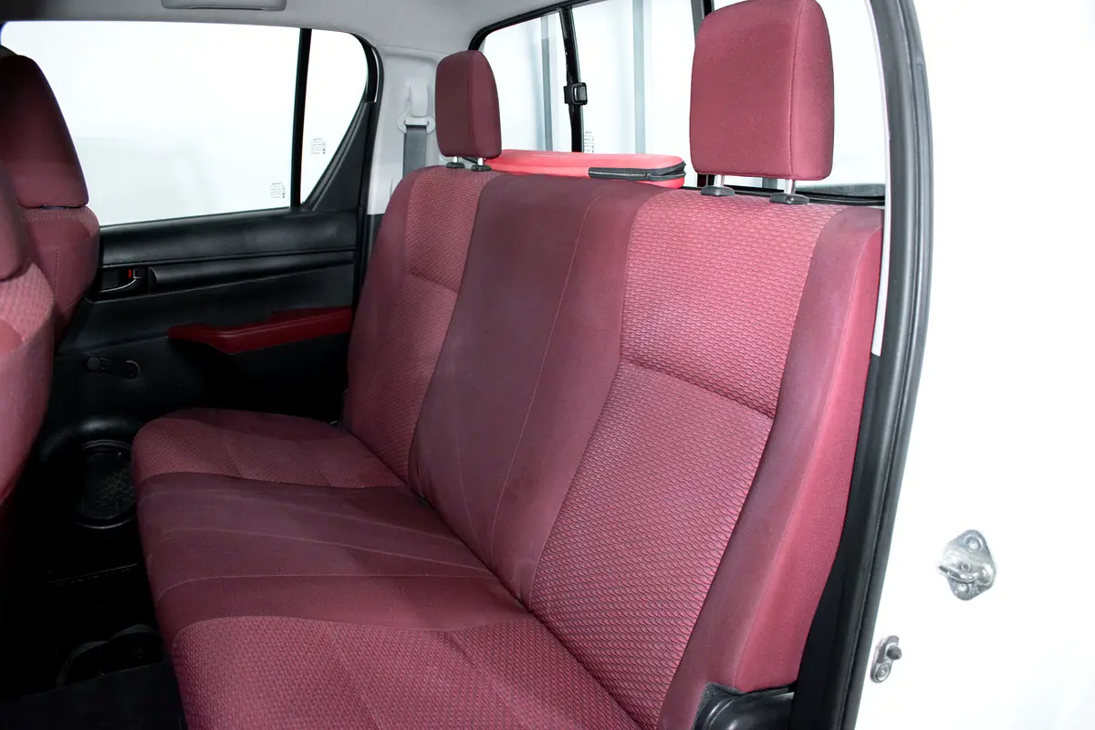 Toyota Hilux Double Cab GL Interior Back cover