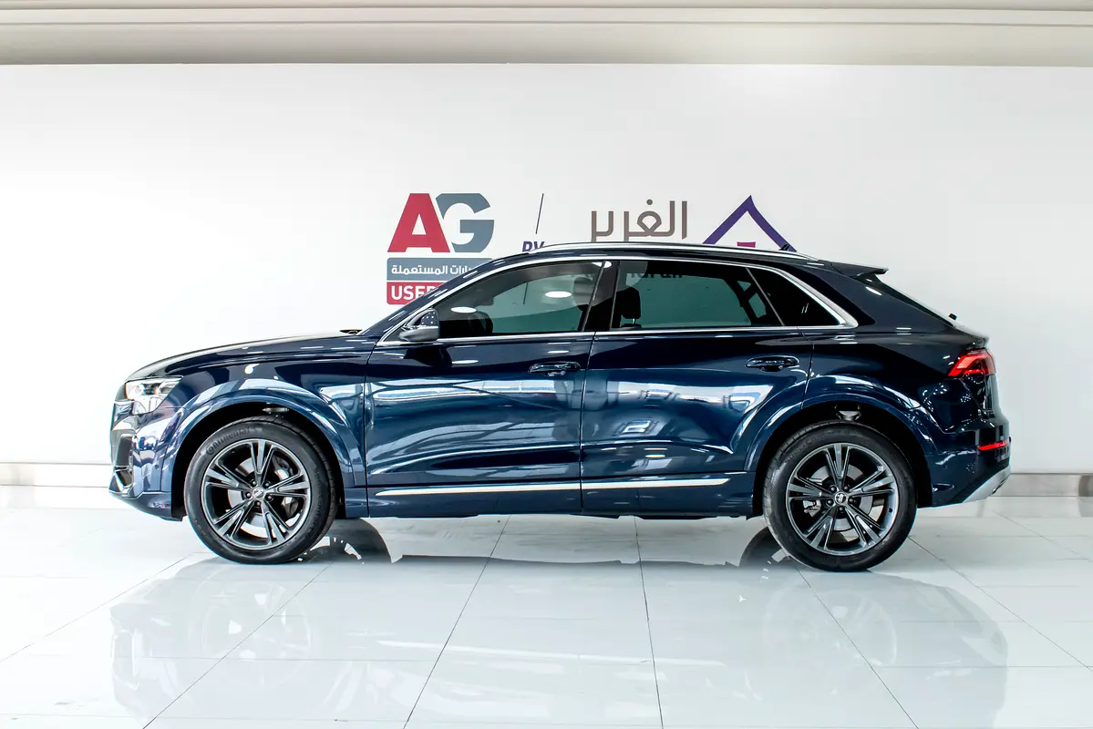 Audi Q8 55 TFSI quattro view 8