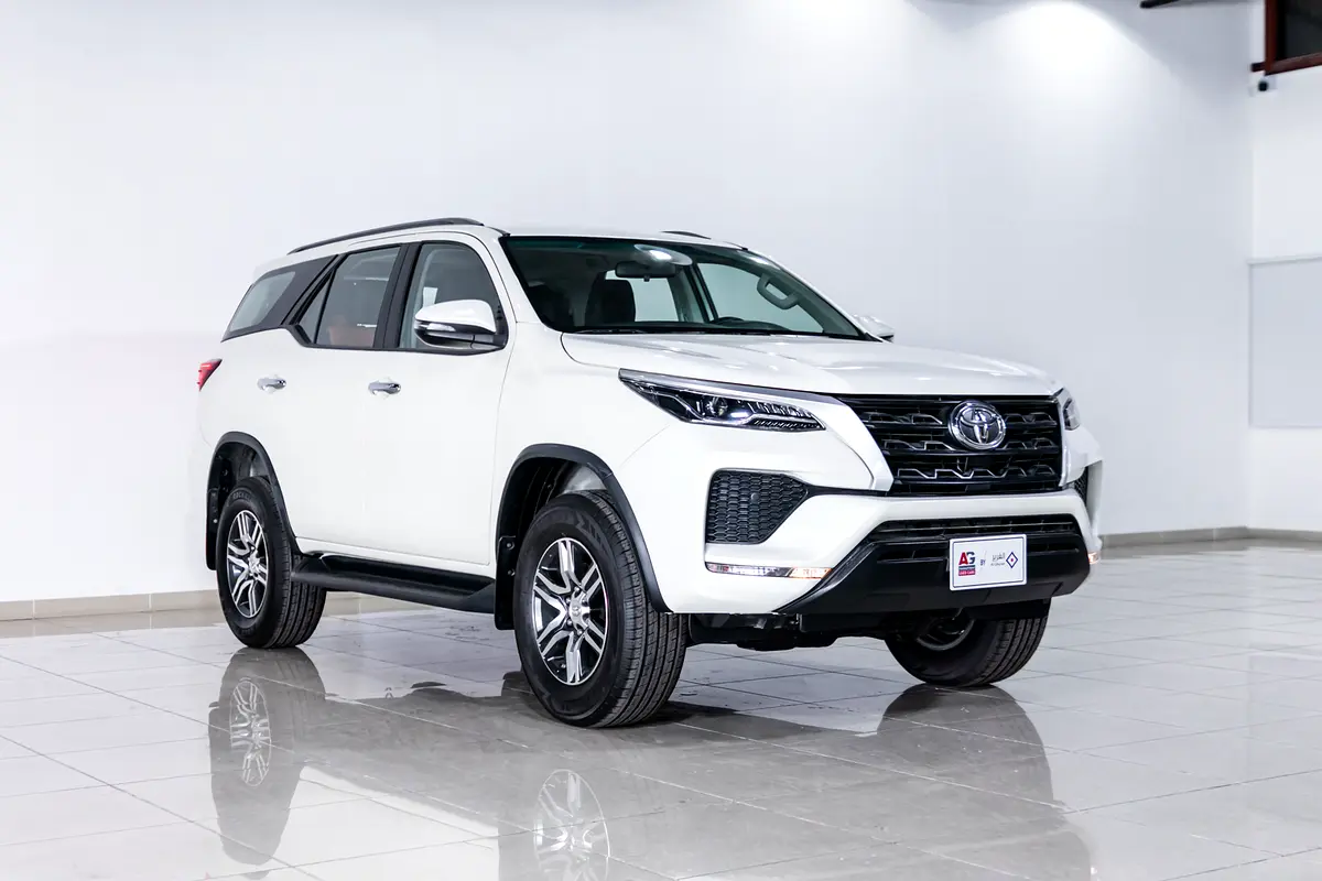 Toyota Fortuner EXR view 2