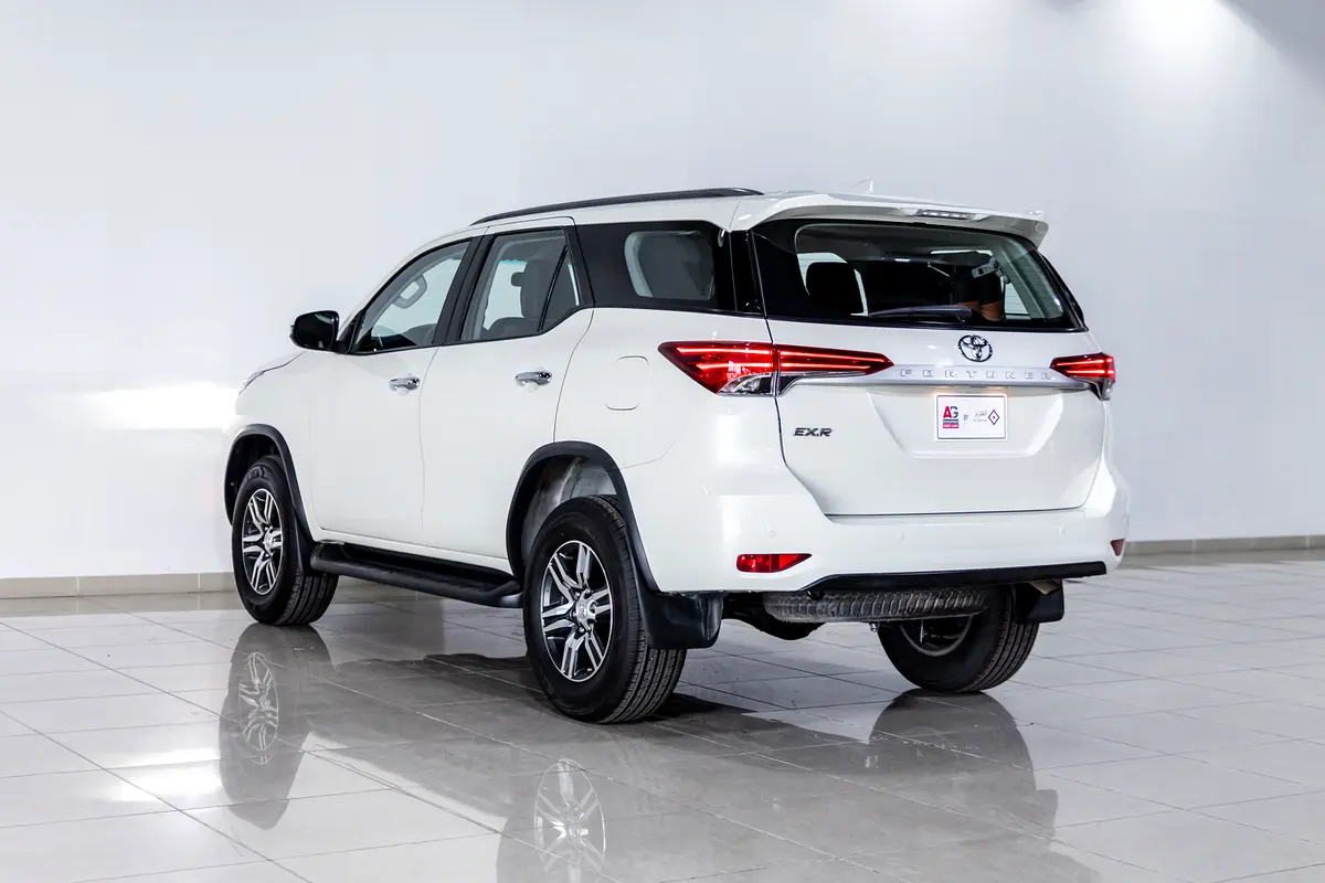 Toyota Fortuner EXR view 8