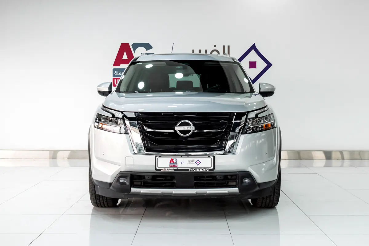 Nissan Pathfinder SL view 1