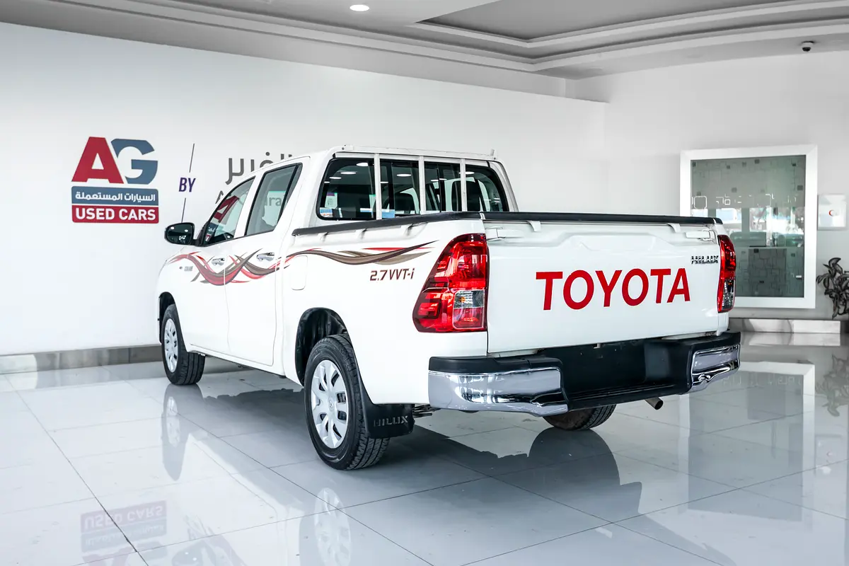 Toyota Hilux Double Cab GL view 4